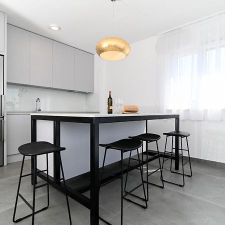 Apartment Laura, Free Parking, Balcony, 4 Ppl Трогир Экстерьер фото