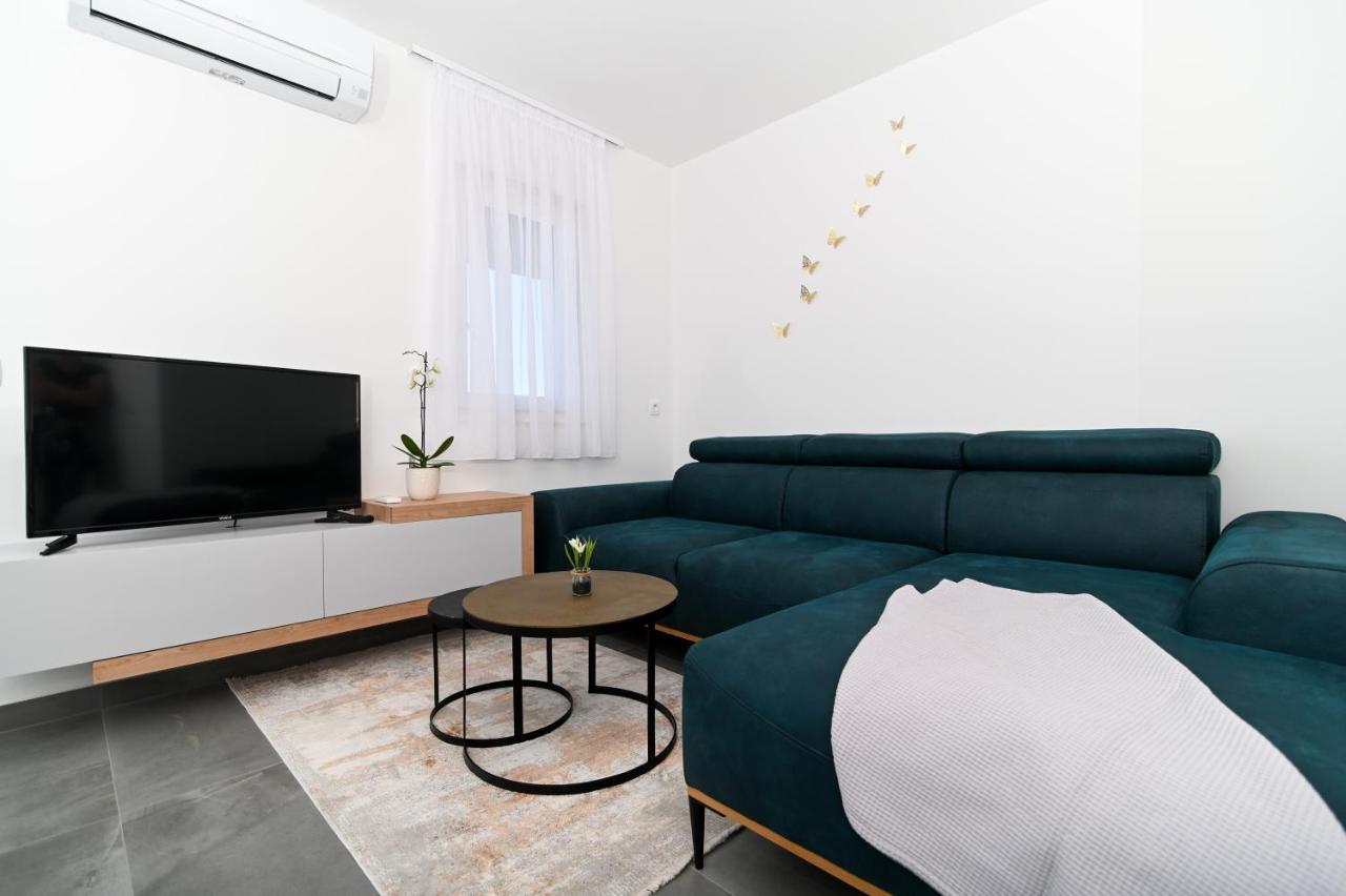 Apartment Laura, Free Parking, Balcony, 4 Ppl Трогир Экстерьер фото