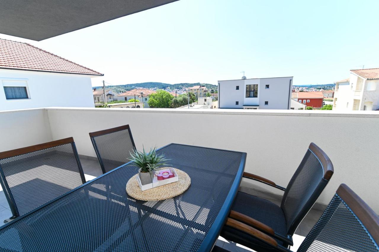 Apartment Laura, Free Parking, Balcony, 4 Ppl Трогир Экстерьер фото