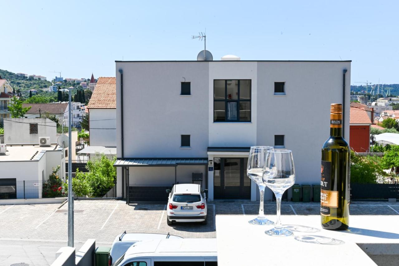 Apartment Laura, Free Parking, Balcony, 4 Ppl Трогир Экстерьер фото