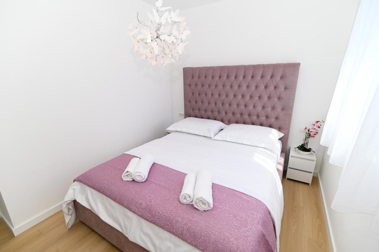 Apartment Laura, Free Parking, Balcony, 4 Ppl Трогир Экстерьер фото