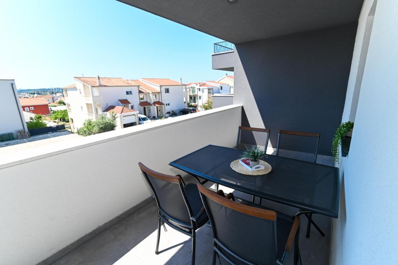 Apartment Laura, Free Parking, Balcony, 4 Ppl Трогир Экстерьер фото